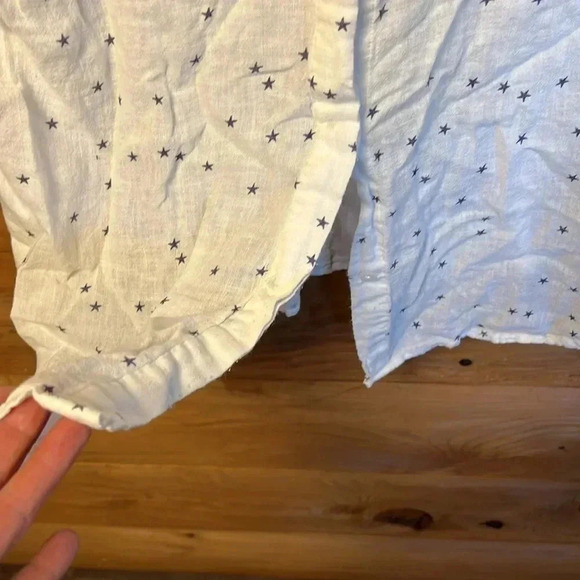 Rails Womens White Button Down Shirt Black Stars Long Sleeve Patriotic Linen Top - Picture 3 of 9